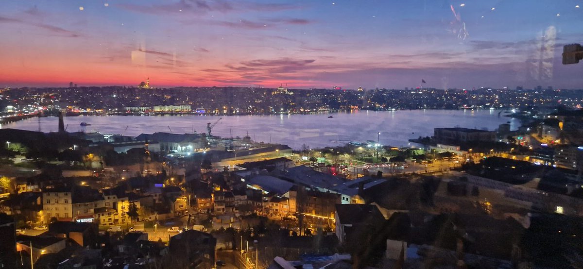 Emily_Summers1's tweet photo. Beautiful sunset, thank you Istanbul ❤️ https://t.co/1gBFia2UMJ