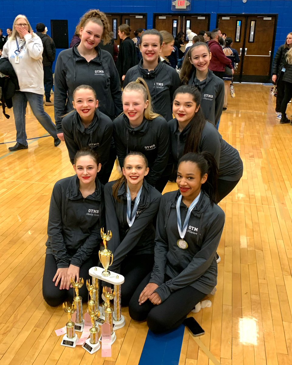 otms_dance's tweet photo. We’re bringing home 2 medals for our soloists Elisandra Campos and Ianna Tinsley, judges’ awards for Showmanship and Technique, a Division 1 ranking for our Jazz routine, Division 2 rankings for our Pom and Hip-Hop routines, as well as a Shining Star Award! 🏆 https://t.co/opv9NViGkR