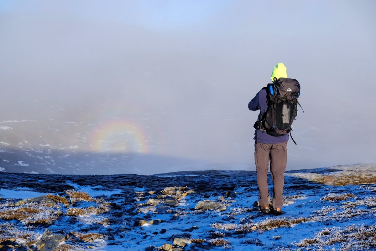 CraigB71615970's tweet photo. Cloud inversions and brocken spectres around Drumochter on Friday #BenAlder #LochEricht #brokenSpectre #munros #mountans #scotland #snow @walkhighlands https://t.co/rpL6wax8DY