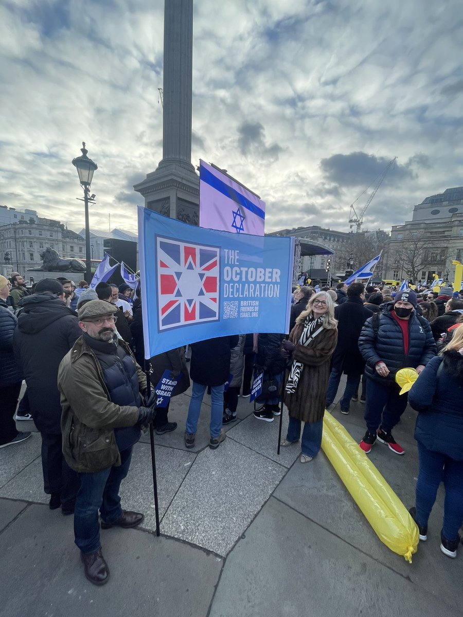 JoshRomOnAir's tweet photo. Great to be at the HUGE @StandWithUs rally in London alongside members of the #OctoberDeclaration.
It’s been 100 days since October 7th and over 100 hostages still remain in agonising captivity as they are held by Hamas. BRING THEM HOME NOW.
#BringThemHome #BringThemHomeNow https://t.co/eXll8dO8oC