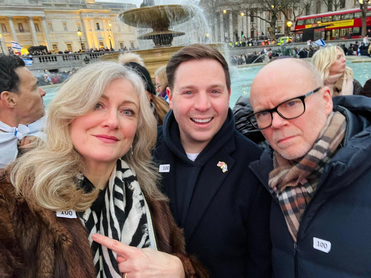 JoshRomOnAir's tweet photo. Great to be at the HUGE @StandWithUs rally in London alongside members of the #OctoberDeclaration.
It’s been 100 days since October 7th and over 100 hostages still remain in agonising captivity as they are held by Hamas. BRING THEM HOME NOW.
#BringThemHome #BringThemHomeNow https://t.co/eXll8dO8oC
