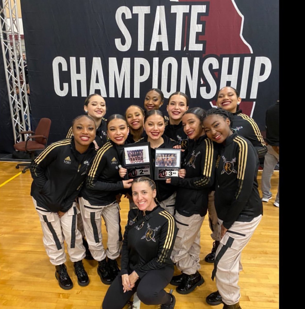 RMSH_Pirates's tweet photo. Congratulations to our dance team and magnet teacher Ms Rizzo 🎉 DTU State Championship ••
2nd Place Small Varsity Hip Hop &
3rd Place Small Varsity Contemporary! #PiratePride ⚓️ #RMEC 🏴☠️ #Dance https://t.co/2Bv3pyFnPx