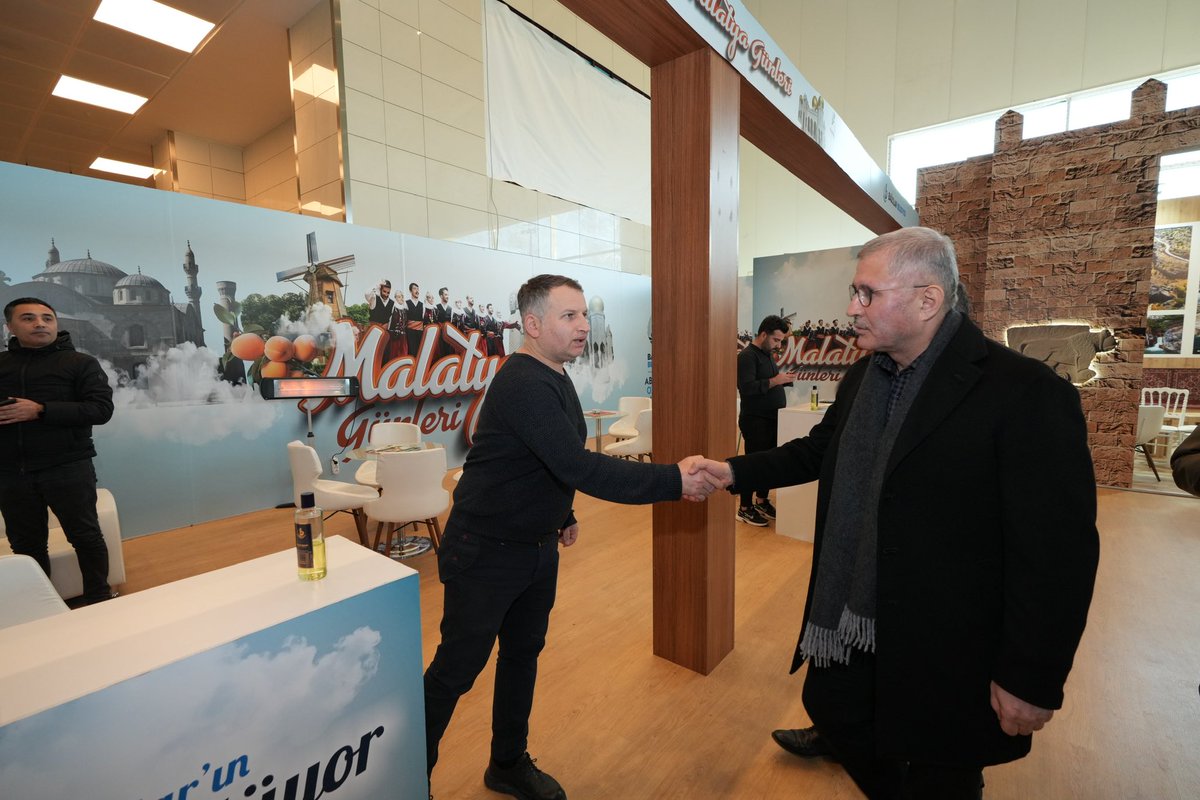 Bugün günlerden Malatya diyerek

Atatürk Havalimanı Etkinlik Alanı’nda düzenlenen Malatya 
Tanıtım Günleri’ni ziyaret ettik.

Bizi güler yüzleri, hoş muhabbetleri ile ağırlayan Malatyalı dostlarımıza teşekkür ediyorum.
