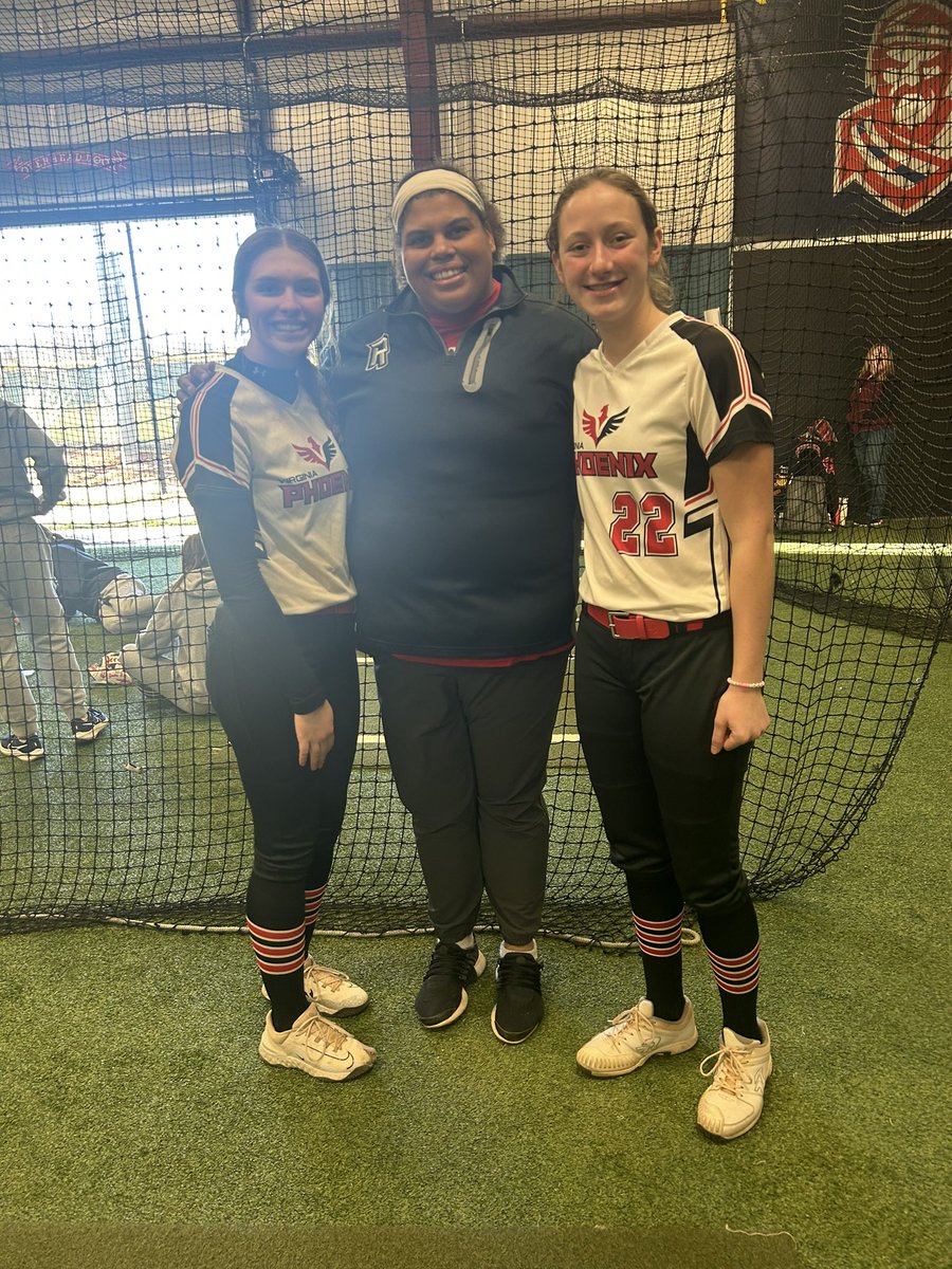 EmmaSartin22's tweet image. Enjoyed my day yesterday @RadfordSoftball camp. Thank you to Coaches @atasler22, @marissa_yow and @K_Goodman97 lots of good drills and feedback!

@AddisonClark26 great being with you yesterday as well!

Thank you @PolanLindsey18 for coming to catch!

#WinterGrind
#BeatYesterday