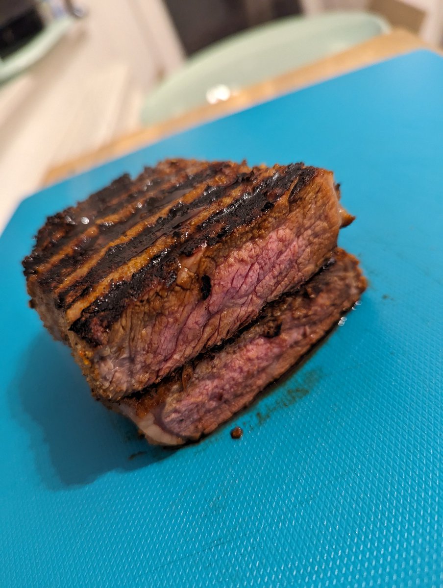 thatChimera's tweet photo. Heute noch das letzte Steak aus'm Kühlschrank vernichtet! :-)
#optigrill hat wieder gut geliefert.
Bin froh, dass ich mir das Ding gekauft hab. ❤️ https://t.co/70V7jrw1VA