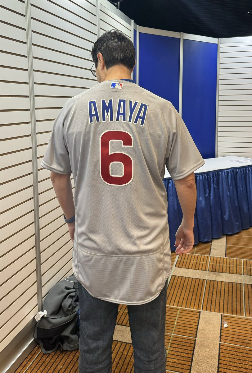 AllenInspirer's tweet photo. Used Jed Hoyer’s strategy with @CubsAuthentics and @obvious_shirts and got these beauties for the price I wanted. #CubsCon #learningfromJed https://t.co/gYKnIBVGm3