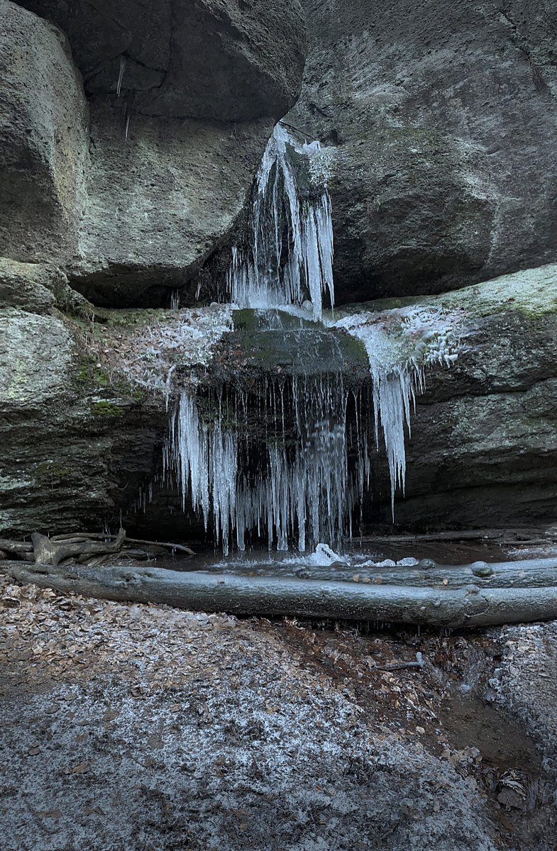 creative_blog's tweet photo. Ludwigsklamm bei Schnee und Eis https://t.co/dpjnVC9ow7 https://t.co/phELxKQmoW