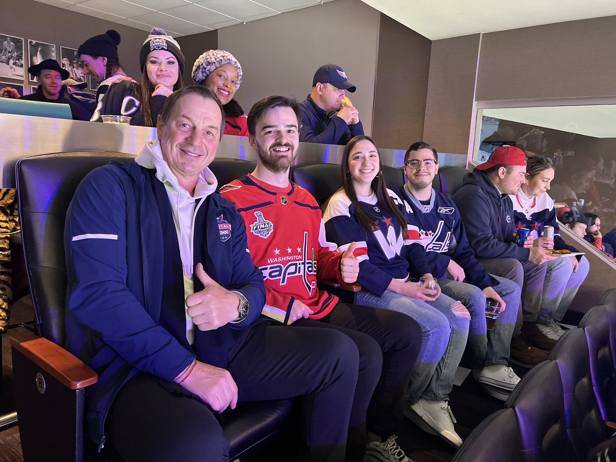 With @Capitals fans watching our team take on NYR at MSG! We surprised them with tickets during the Yard House watch party. Let’s go Caps!