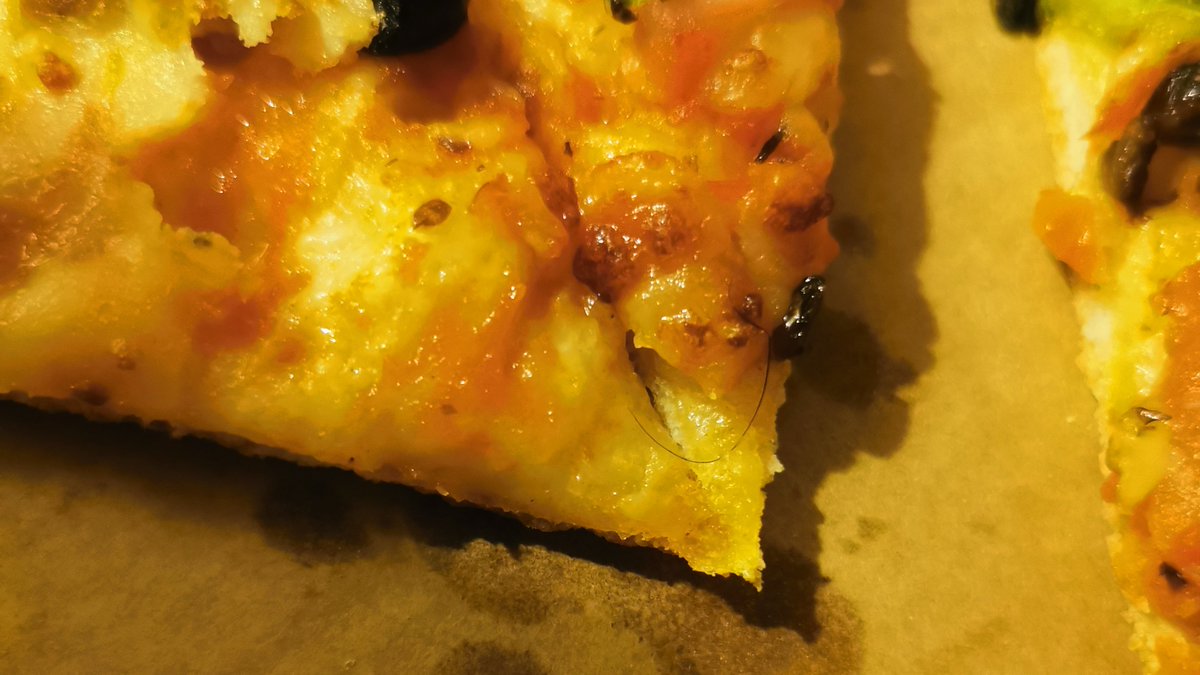 snowty101's tweet photo. @PapaJohnsUK 🤢🤢 https://t.co/1nFy9eQ0UH