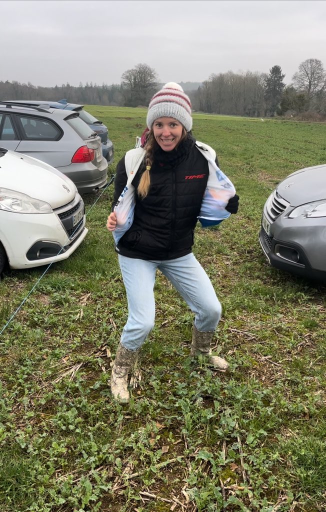 CindyPomares's tweet photo. Après les Frances Piste sur le vélo, aujourd’hui c’était les Frances Cyclocross à #Camors dans les bottes ! 💛🧡💜
Direction maintenant la saison de route en vue 🔎
Toujours avec @doltcinioshea !
#cycling #womencycling #timetoplan #rideandprogress #rideandshare #itstime https://t.co/ESrpffdelI