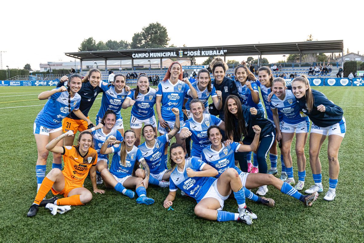 𝐋𝐀 𝐅𝐎𝐓𝐎 📸

Primer ➕3️⃣ del 2024.

¡Vamos, equipo! 💪💪💪💪