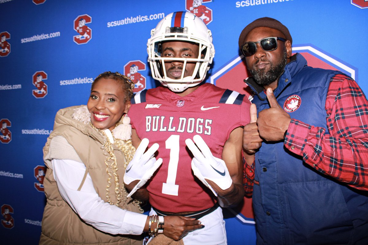 Logan_jones2020's tweet photo. Extremely Blessed and thankful!! First of all, I would be nothing without the most High 🙏🏿I want to thank the whole South Carolina State coaching staff for the great visit ! IM COMING HOME ! Go DOGS🐶 ! @coachberry77 @kevinJking4… In due time ⏳..
Isaiah 40:31 https://t.co/bOlIuck6nT