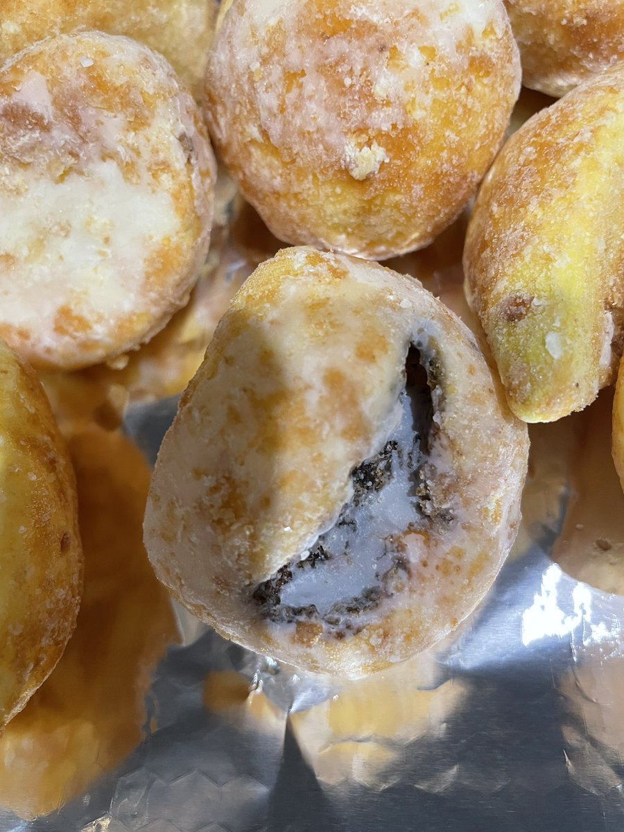 CathMorrison's tweet photo. Rather disappointed with the quality of one of the potatoes @AuntBessies https://t.co/ozyhTBq7ew