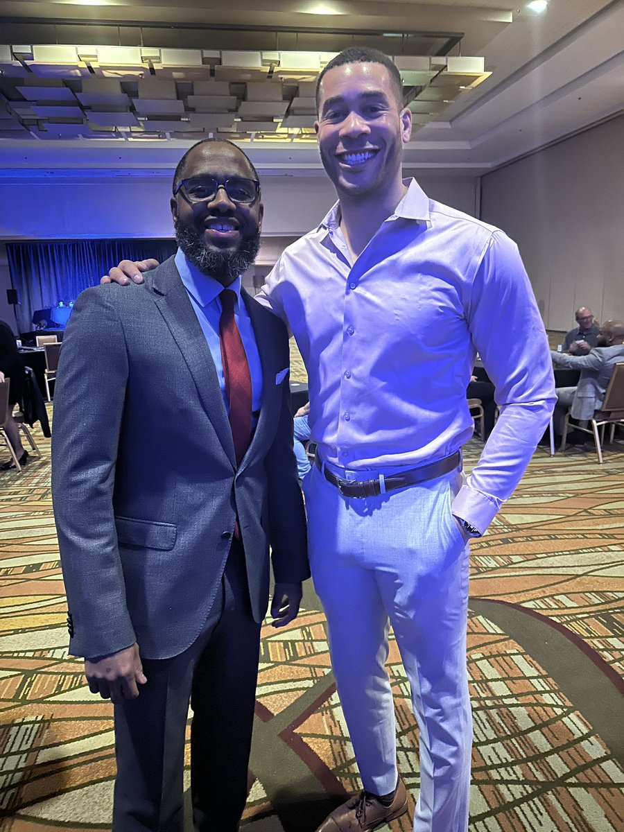 FirstTouchDev's tweet photo. Huge honor to receive the Legends Grassroots Coach of the Year last nite! Amazing event! Congrats to all awardees. 
@CoachesBlack @UnitedCoaches 
#solofthecities #TCSolfutsal
#StrongerUnited24 
💪🏾😤🎖️💯 https://t.co/22LnG6engY
