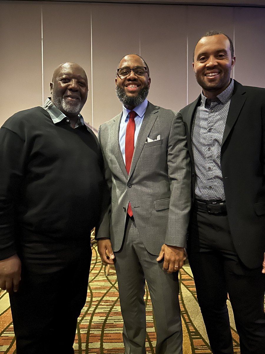 FirstTouchDev's tweet photo. Huge honor to receive the Legends Grassroots Coach of the Year last nite! Amazing event! Congrats to all awardees. 
@CoachesBlack @UnitedCoaches 
#solofthecities #TCSolfutsal
#StrongerUnited24 
💪🏾😤🎖️💯 https://t.co/22LnG6engY