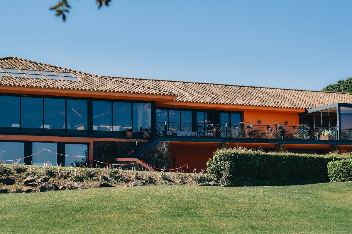 La localización privilegiada 📍de nuestro hotel te permitirá disfrutar de una estadía inmersa en la naturaleza 🌿, viviendo así la experiencia Torremirona al completo ✨