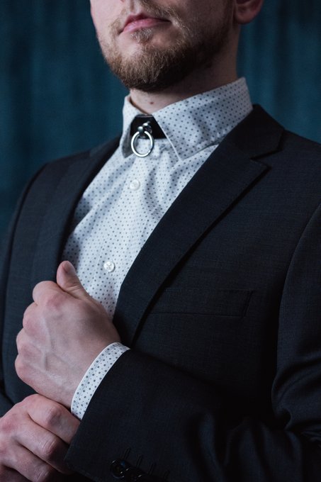 Fet has been loving this picture, what about you guys? I made the collar myself obviously. https://t