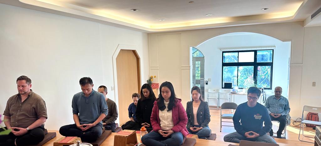 KMCTaiwan's tweet photo. Meditation at KMC Taiwan on Anger day course with Gen Tonglam https://t.co/QBmyerbMko