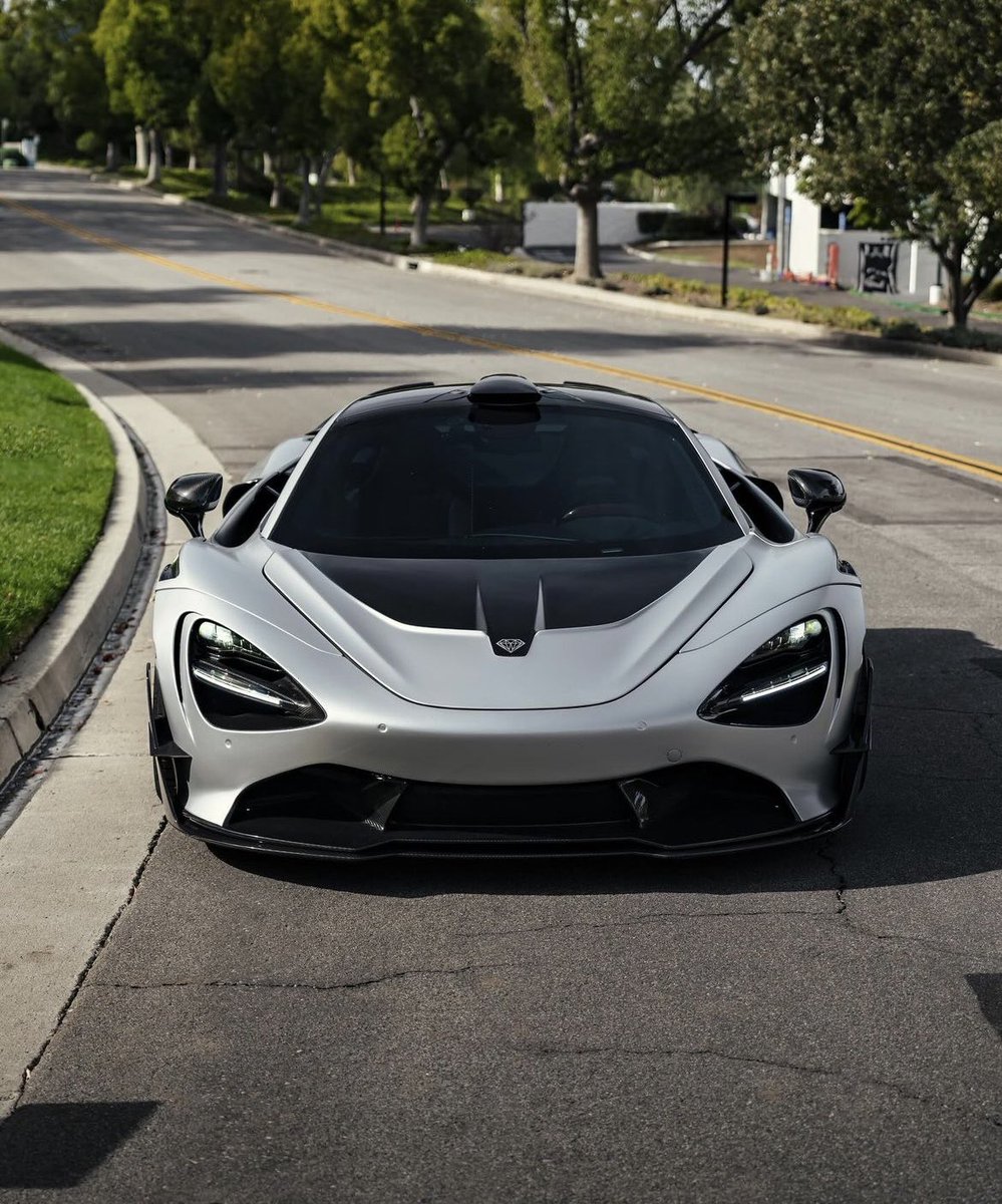 LuxuryCars365's tweet photo. McLaren 720S ♠️ https://t.co/pTjIvPTHar