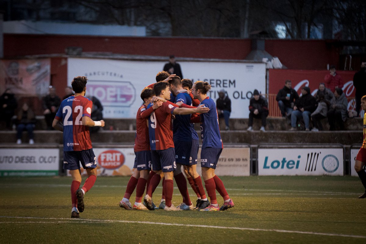 💣 FINAAAAAAAAAAAAAL! #UEOlot 3-2 @FCVilafranca ⚽ @marcmas9 (2) i @Brunoperone4 💥 Tornem al camí de la victòria! #OlotVilafranca #3RFEF5