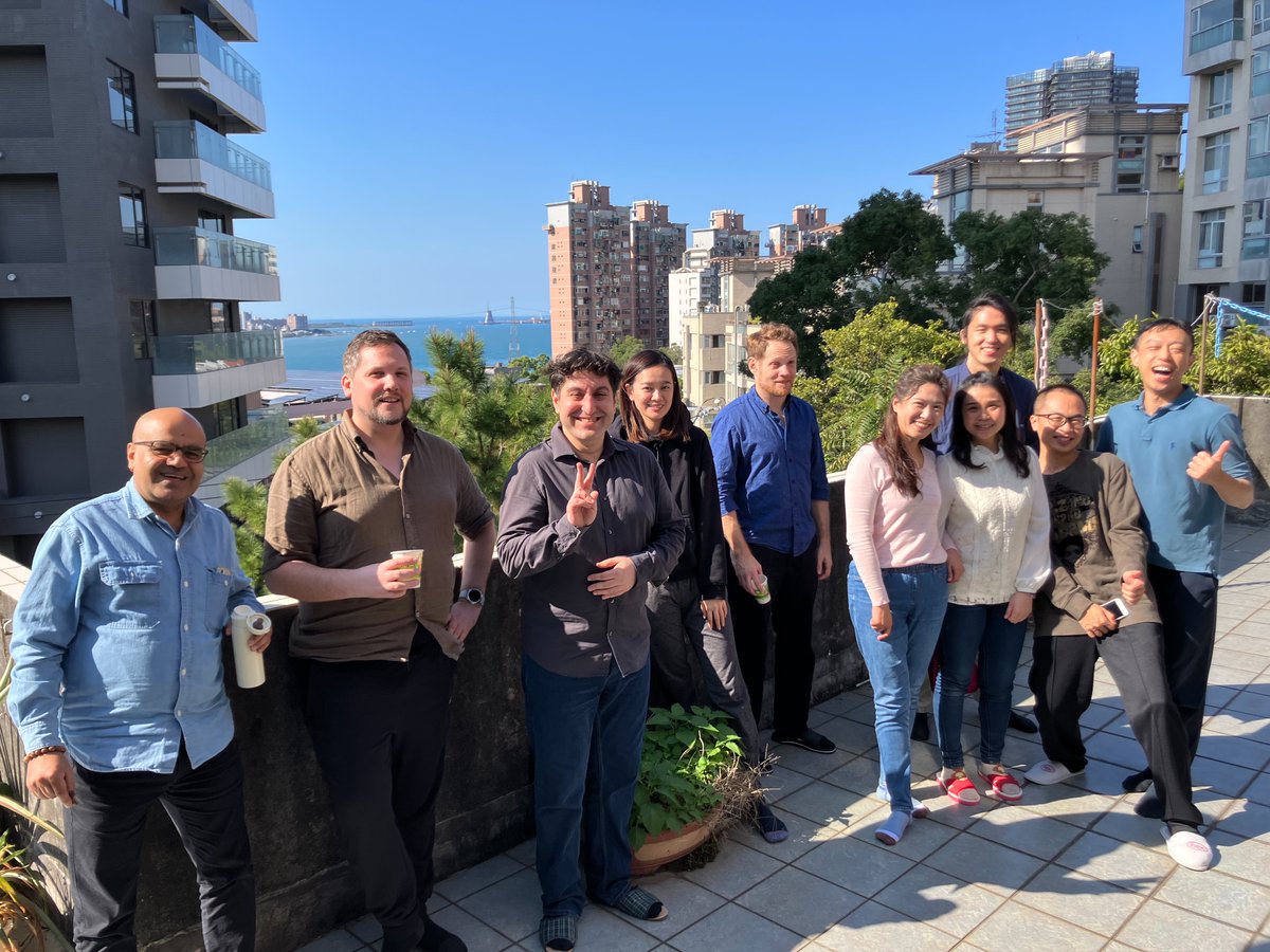 KMCTaiwan's tweet photo. @KMCTaiwan - Workshop on Anger with Gen Tonglam with a view to the sea https://t.co/I6unnxiOok