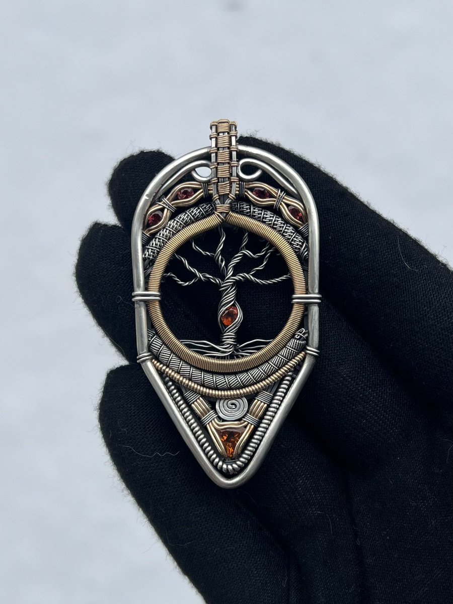 cosmic_coils's tweet photo. A fiery tree pendant to warm you up in this cold weather 🌳🔥❄️✨ https://t.co/hfeAuGdbhU