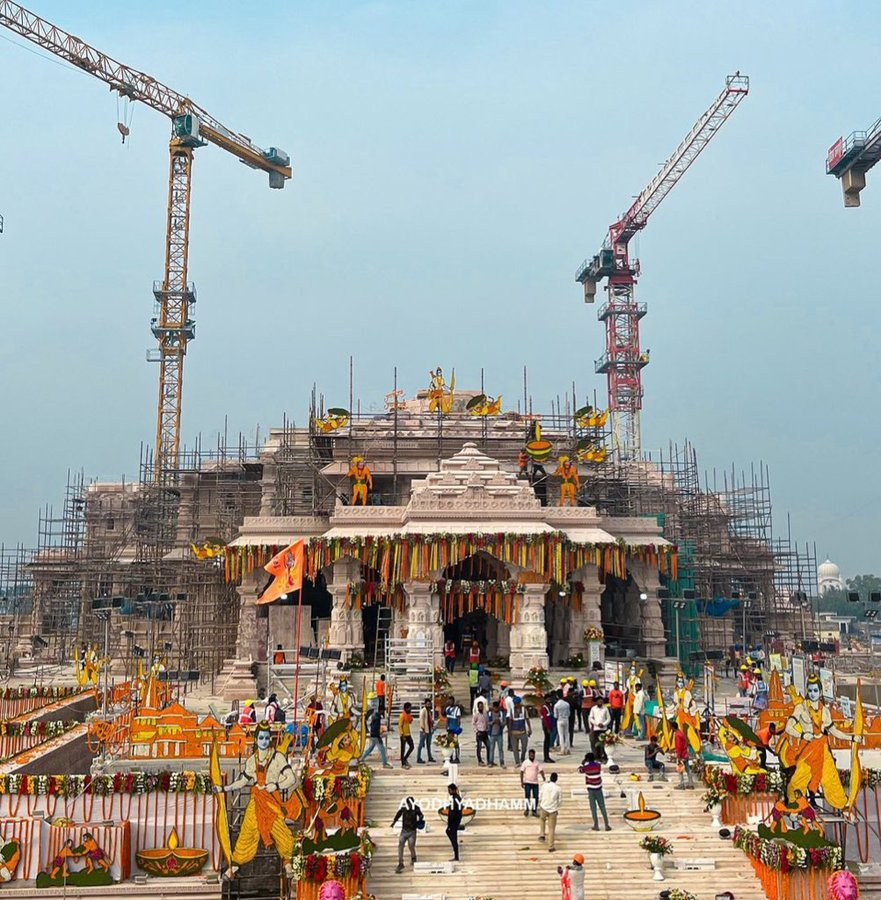 SanatanPrabhat's tweet photo. 🎯 Jan 14, 2024 - Evening Insight - Sanatan Prabhat

1️⃣ Since Ram (Shri Ram) falls below the poverty line,  BJP is constructing him a house', says #TMC MP, Shatabdi Roy
In an attempt to malign #BJP and #PMModi, TMC leaders have stooped so low, that they are now unapologetically ridiculing Prabhu Shri Ram.

2️⃣ Amongst us four Shankaracharyas, there is no difference of opinion on the matter of the Shri Ram temple!
Jagadguru Shankaracharya Swami Nishchalanand Saraswati of the Puri Peeth, clarifies.

3️⃣  Hindus or Mu$l!ms are not allowed to take the law into their hands! - Karnataka’s Congress CM Siddaramaiah
Hindus never take the law into their hands. Those who do, the Congress Government never takes action against them, this is the history and the present too. If Siddaramaiah says so, he should also show it by his actions.

4️⃣ Litigant in the Ayodhya case and Babri Masjid supporter, Iqbal Ansari's appeal to the Muslims
'There's no need for a mosque now, the allocated land must be cultivated and the harvested crop be distributed amongst Hindus & Muslims.'

5️⃣  While naming children, choose names from Hindu scriptures! - Swami Vishwaprasanna Tirtha, Pejawar Mutt
Conservation of Shri Ram Mandir, a challenging task!

6️⃣ Ram Mandir Global Updates : 100 leaders from 55 Nations are invited for the inauguration of Shri Ram Mandir!
Hindus in New Jersey took out a rally of more than 350 cars with flags bearing Prabhu Shri Ram's image.

7️⃣ Manipur: Committee set up to remove the Christian Kuki community from the Scheduled Tribe category! 

8⃣ Maldivian President Muizzu's party, faced defeat in the Mayoral polls at the capital, Male. 
Voters allegedly upset with the government's anti-India stand.

9⃣  Sri Lanka arrests 12 Indian fishermen : confiscates fishing boats too!
Sri Lanka has been taking such action for the past several years. Pakistan has also been following suit in the Arabian Sea. In this context, India should take measures that will enable it's fishermen to recognize it's marine territory!
 
✍🏻  Experience the change in reading news. Visit daily to get 'Bharatiya' & 'Hindu' Editorial viewpoints: https://t.co/bmzNw2X4E1