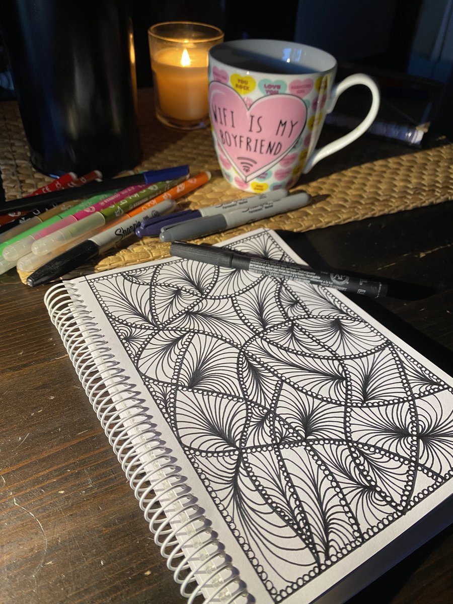 BeatrixTralari's tweet photo. Nuevos hobbies… relaja los pensamientos, te ayuda a focalizar y quedan preciosos! #zentangle https://t.co/v0jZjCEqj9