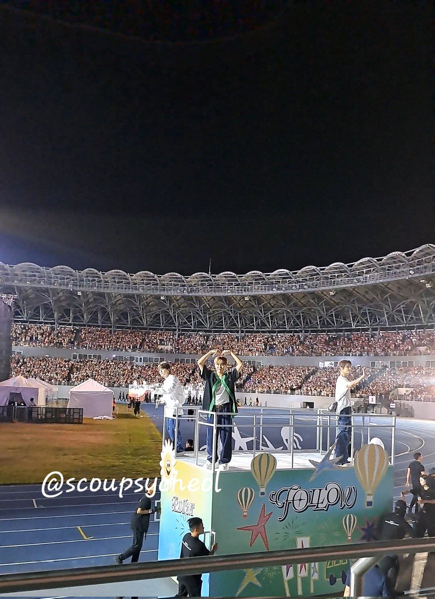 scoupsycheol's tweet photo. THE8 WOOZI VERNON AND SEUNGKWAN INTERACTIONS AAAAAA MY HEART IS SO FULL 💓🎉😭💓🫶🥹😍✨️

thank you @pledis_17 for coming back 😃😭💓✨️

#SEVENTEENinBULACAN https://t.co/WoFLbfCAlq