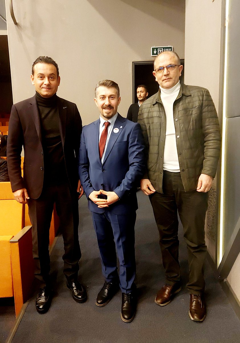 Şavşatlar Olgun Altun dedi.
Bir dönem beraber yol aldığımız Değerli Arkadaşım <a href="/olgun16161/">OLGUNALTUN</a>  samimiyeti insani ilişkilerde ki becerisi ile bugün Şavşatlar Derneği kurultayında  Başkanı seçildi. Kendisine ve ekibine başarılar dilerim.<a href="/YasinGOKBURSA/">YASİN GÖK</a> <a href="/hasimozturkchp/">Haşim ÖZTÜRK</a> @muha