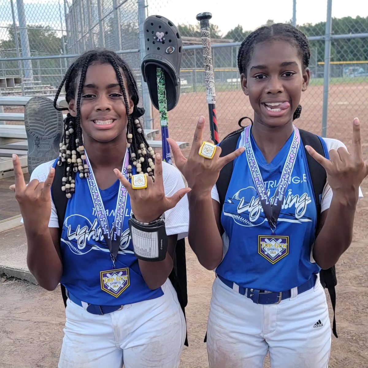 bluv325's tweet photo. When you got the talent but you are trying to catch up to Big Sis Talents in Her Middle School Days!! #EWMS #42vs3 #42RobinsonThang #DavisGals #DavisAthletes #NRMS @NRMSRavens @NccuSoftball @jadavis2025 https://t.co/kwWupvlRs6