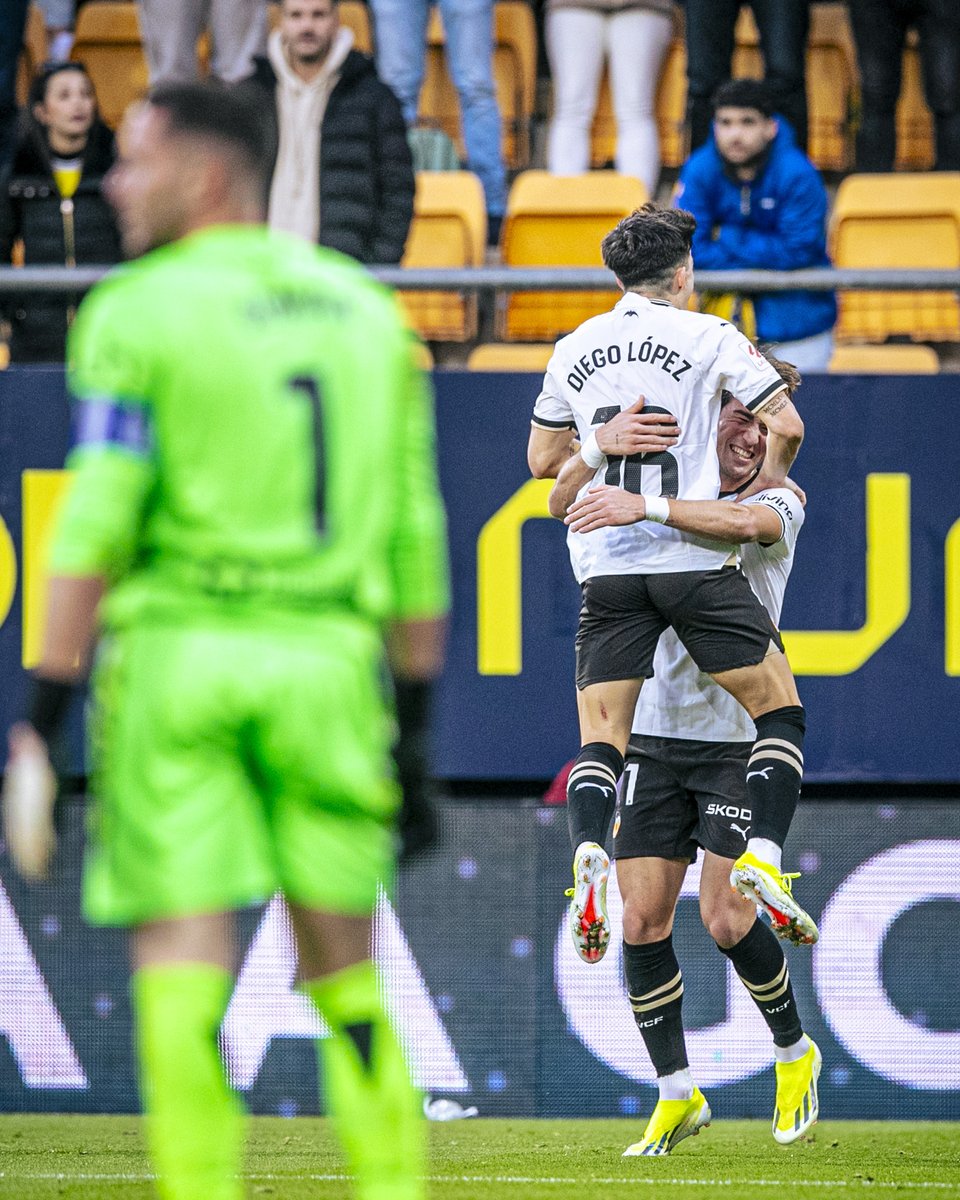Abrazo de gol

<a href="/Jesus3vazquezz/">Jesús Vázquez</a> 🔝

#CádizValencia 🟡🦇
#ADNVCF