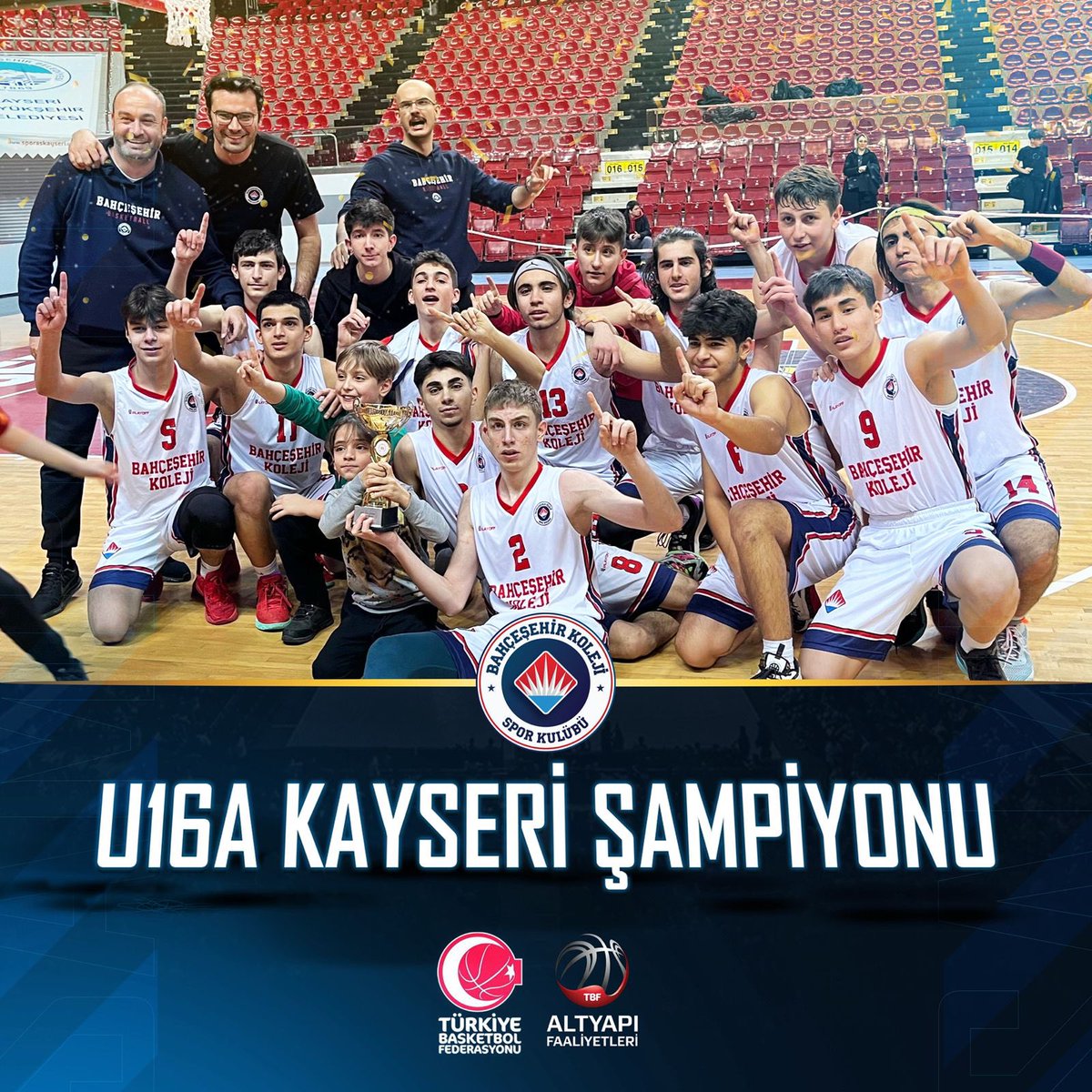 🔥 YİNE İL ŞAMPİYONLARI “BAHÇEŞEHİR KOLEJİ!”

🥇 İstanbul U14A takımımız Beşiktaş’ı 69 - 63 mağlup ederek İstanbul şampiyonu, Kayseri U16A takımımız ise Gelişim Koleji’ni 72 - 66 mağlup ederek Kayseri şampiyonu olmuştur! 

👏🏻 Takımlarımızı tebrik ederiz.

❤️💙 #FlyHighTogether