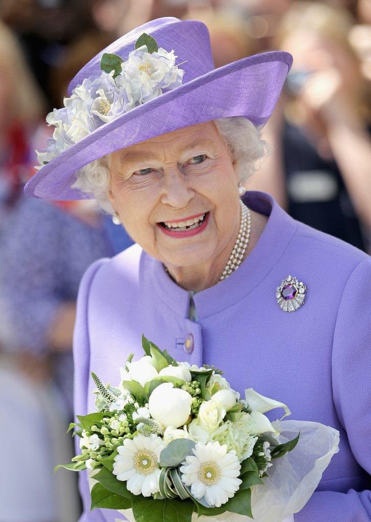 Mofoman360's tweet photo. What a wonderful photo of Our Dearly Missed Queen Elizabeth II we thank you for your service QEII and you are very much missed #QueenElizabeth #QueenElizabethII https://t.co/Amr76L3w5B