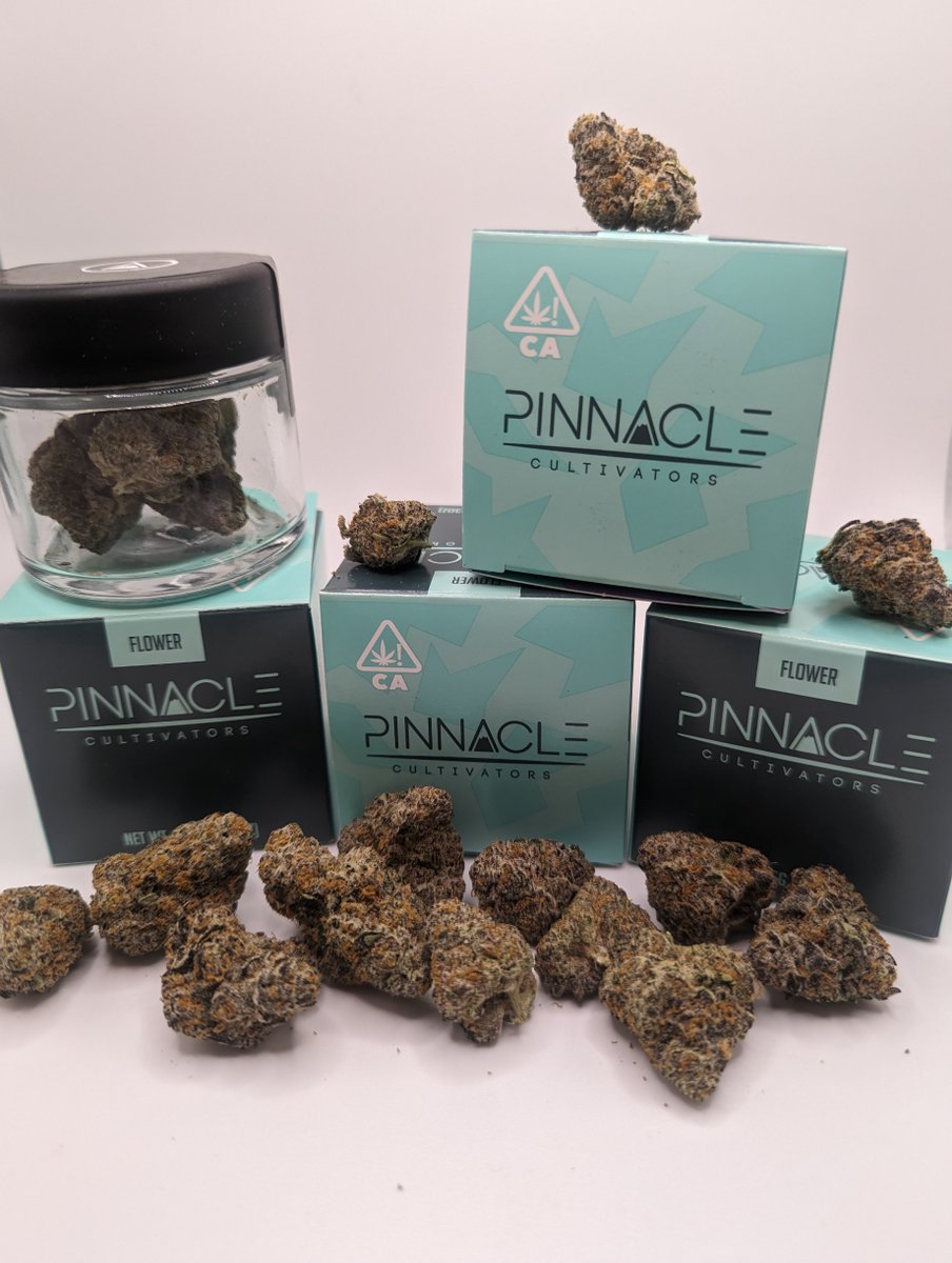 TheQueenDragons's tweet photo. #PinnacleCultivators grows the best indoor flower in northern California hands down! New strains always arriving @TheQueenDragons stop by or call (530)490-1088 to find out more about the company and their amazing products! https://t.co/4yEi6LxYkV
