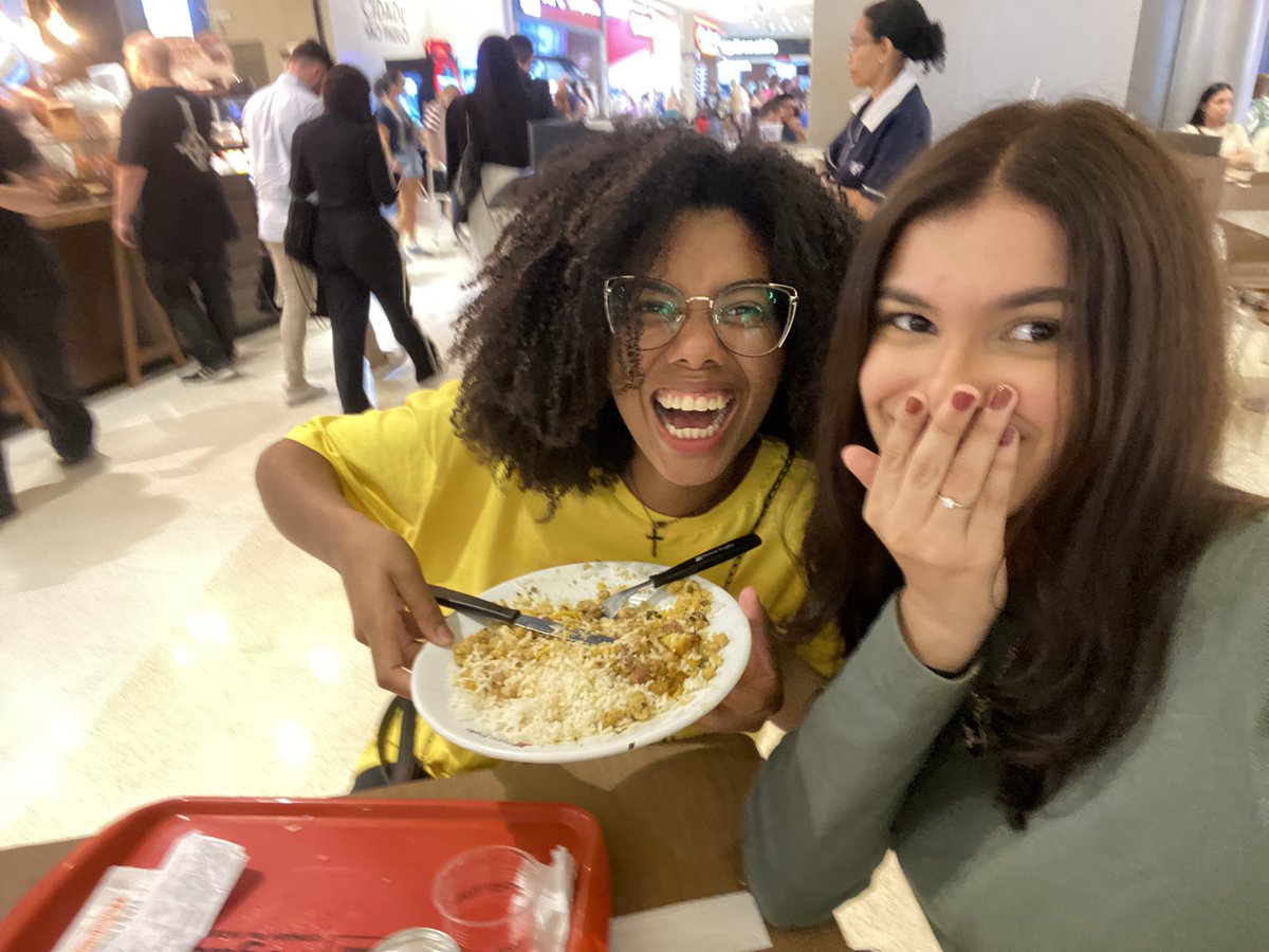 oihelend's tweet photo. Minha dona não é racista, ela até me levou pra almoçar

@drabashk https://t.co/ieo4HvPeLj