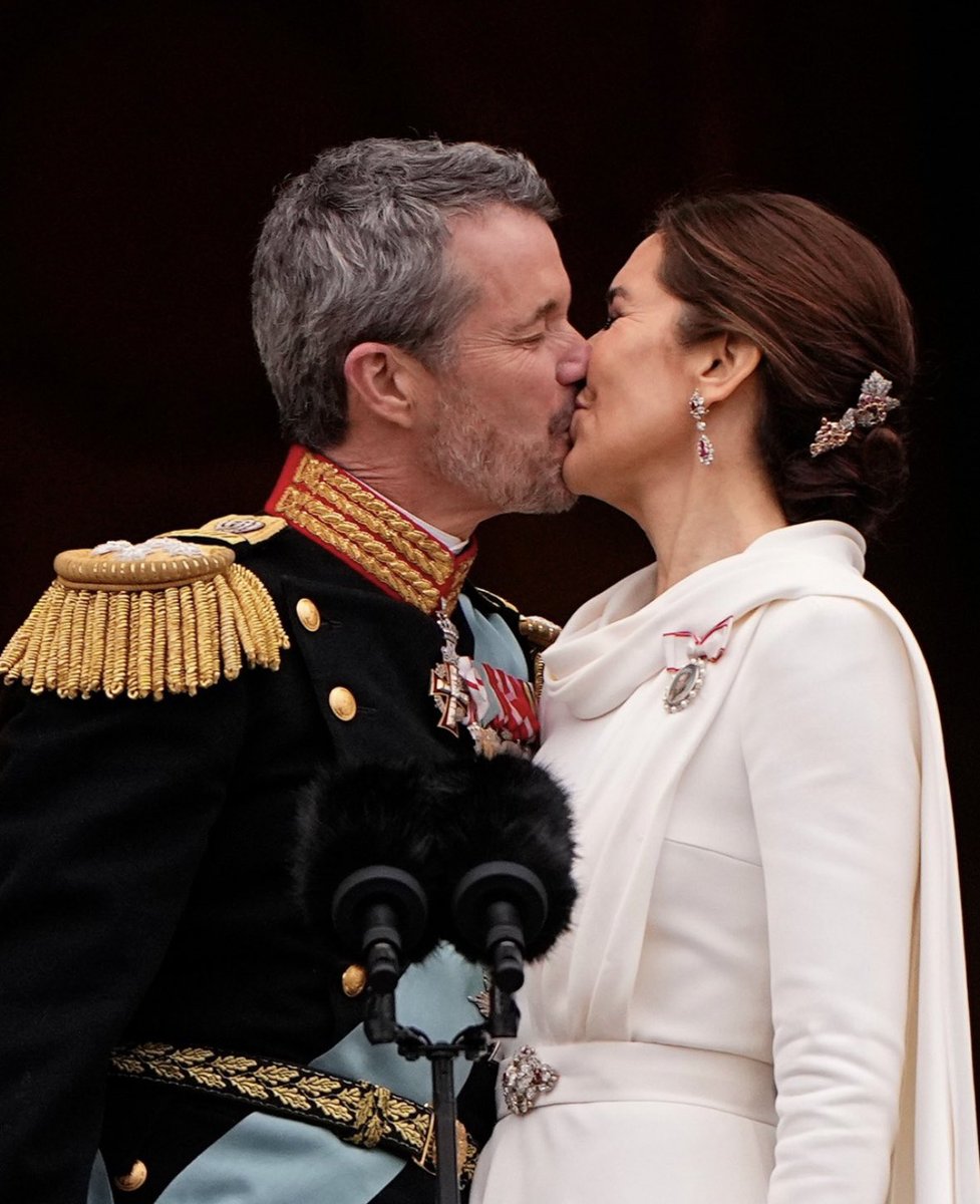 madsrxm's tweet photo. our new King &amp; Queen👑 https://t.co/gmSsr2kvpc