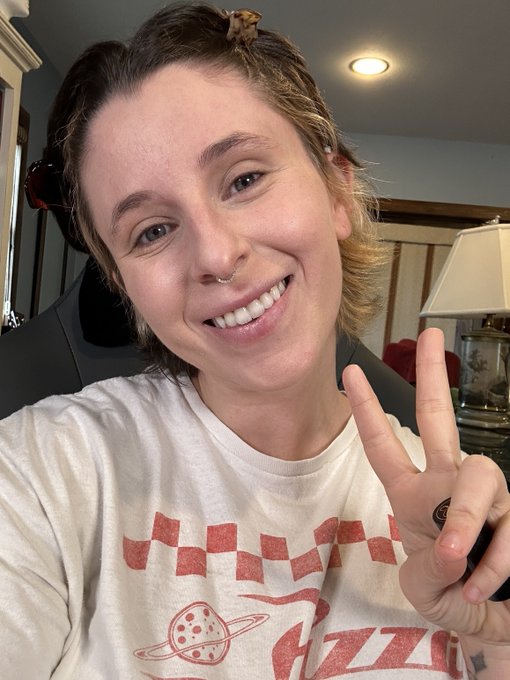 Gonna be live on twitch in about 45-ish min! https://t.co/yP3D2EeyPa<a href="/tag/newprofilepic"class="tags"><span>#newprofilepic</span></a>
