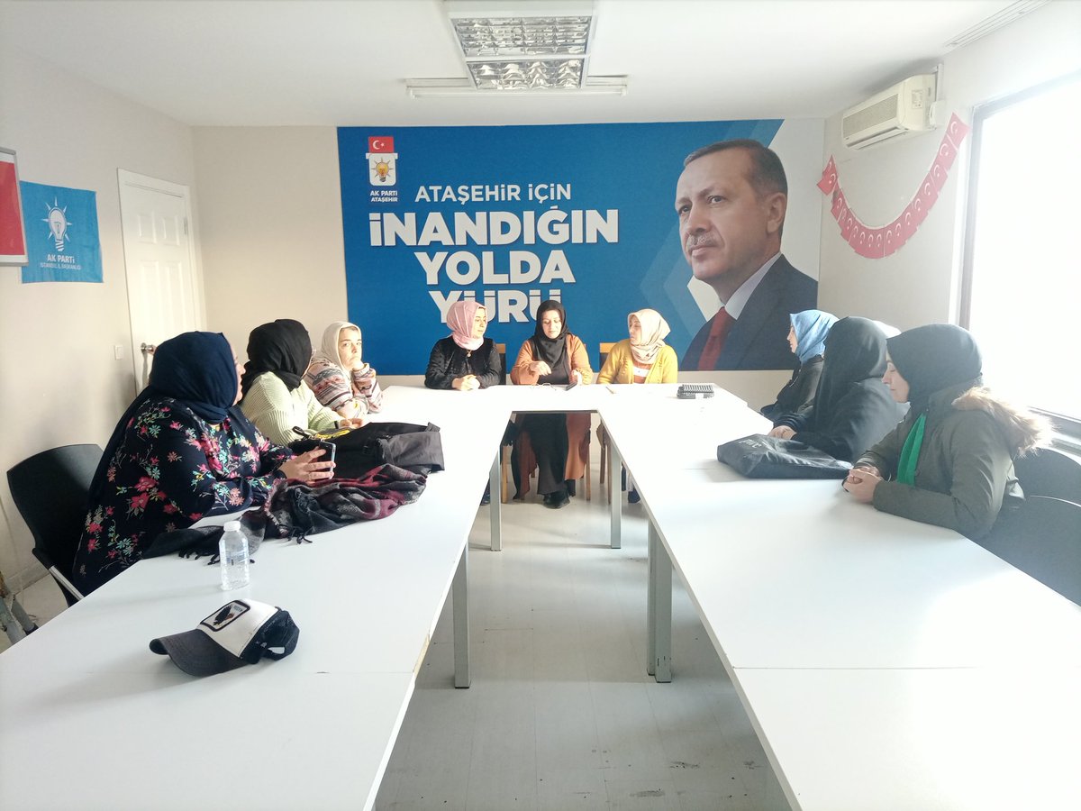 Ataşehir ilce kadın kolları başkanı <a href="/GulayseDurak/">Gülayşe Durak</a> öncülüğünde Ferhatpaşa mahallesi kadın kolları başkanı <a href="/fatma3450ceylan/">Fatma Ceylan</a> eşliğinde haftalık toplantimizi gerçekleştirdik hayırlara vesile olsun