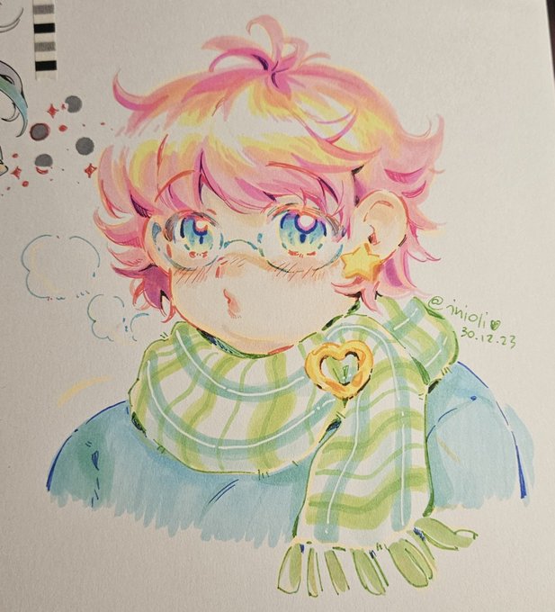 「blue eyes green scarf」 illustration images(Latest)