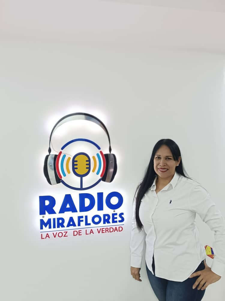 El presidente de la Fundación Infocentro ing. Luis la Rosa activo en su programa @ActivosenRedVe 
programa que sale al aire todos los martes a partir de las 2:00 p.m. por Radio Miraflores la voz de la verdad
#4AñosActivosEnRed.
@Gabrielasjr 
@SomosRMNoticias 
@LaRosaInfoVE