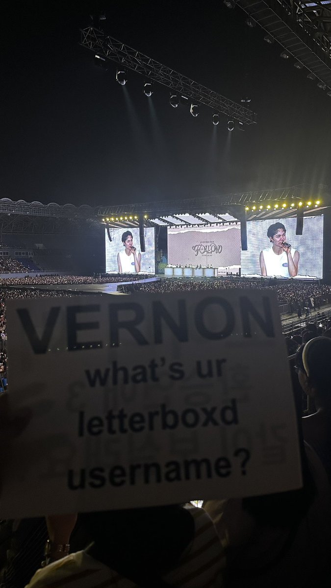 w0nsboo's tweet photo. the banner                                the reaction

pointing at me and reading my banner out loud   VERNON WHAT ARE YOU DOING TO ME https://t.co/huwCgl72dF