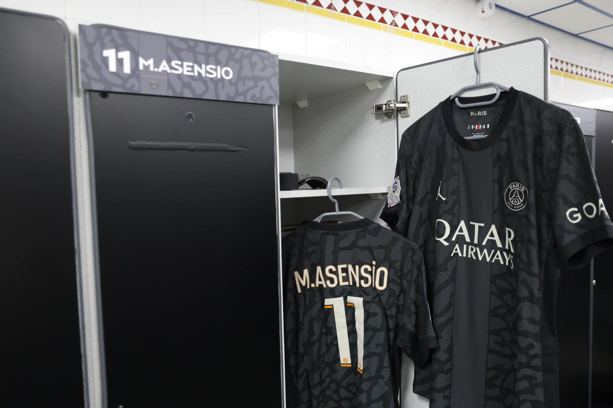 AsensioLIVE's tweet photo. Le maillot du prince de Majorque est prêt pour ce soir 🔥 https://t.co/Rp9JZkzyjY
