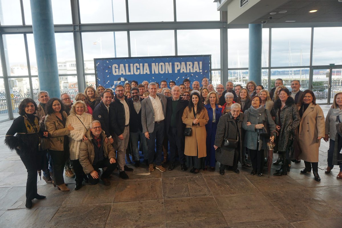 PPCoruna's tweet photo. .@AlfonsoRuedaGal escogió nuestra ciudad para acoger la conferencia de presidentes autonómicos del PP y nuestra ciudad respondió masivamente 💪

Gracias Presidente 👏

#ACoruñaNonPara!
#GaliciaNonPara! https://t.co/ugPVgCHTin