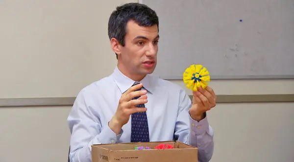 overherelisten's tweet photo. I have proof that Nathan is NOT a baby #TheCurse @NathanForYouOoC https://t.co/y6q9l8Mgbc