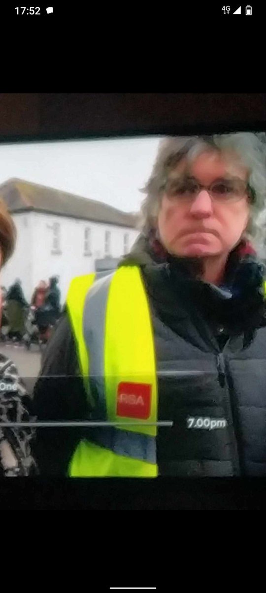 SeriousClits's tweet photo. So #JusticeForRoscreaPeople + #RacketHall Hotel had Independent Counsellor #ShaneLee  saying NO OUTSIDE PEOPLE ARE INVOLVED IN THE CAMPAIGN NO FAR RIGHT on @virginmedianew Strange cos theres prominent far right activist holding the line &amp; stirring it for month's? SEE PHOTO 👇 https://t.co/vN0iGrtTfD