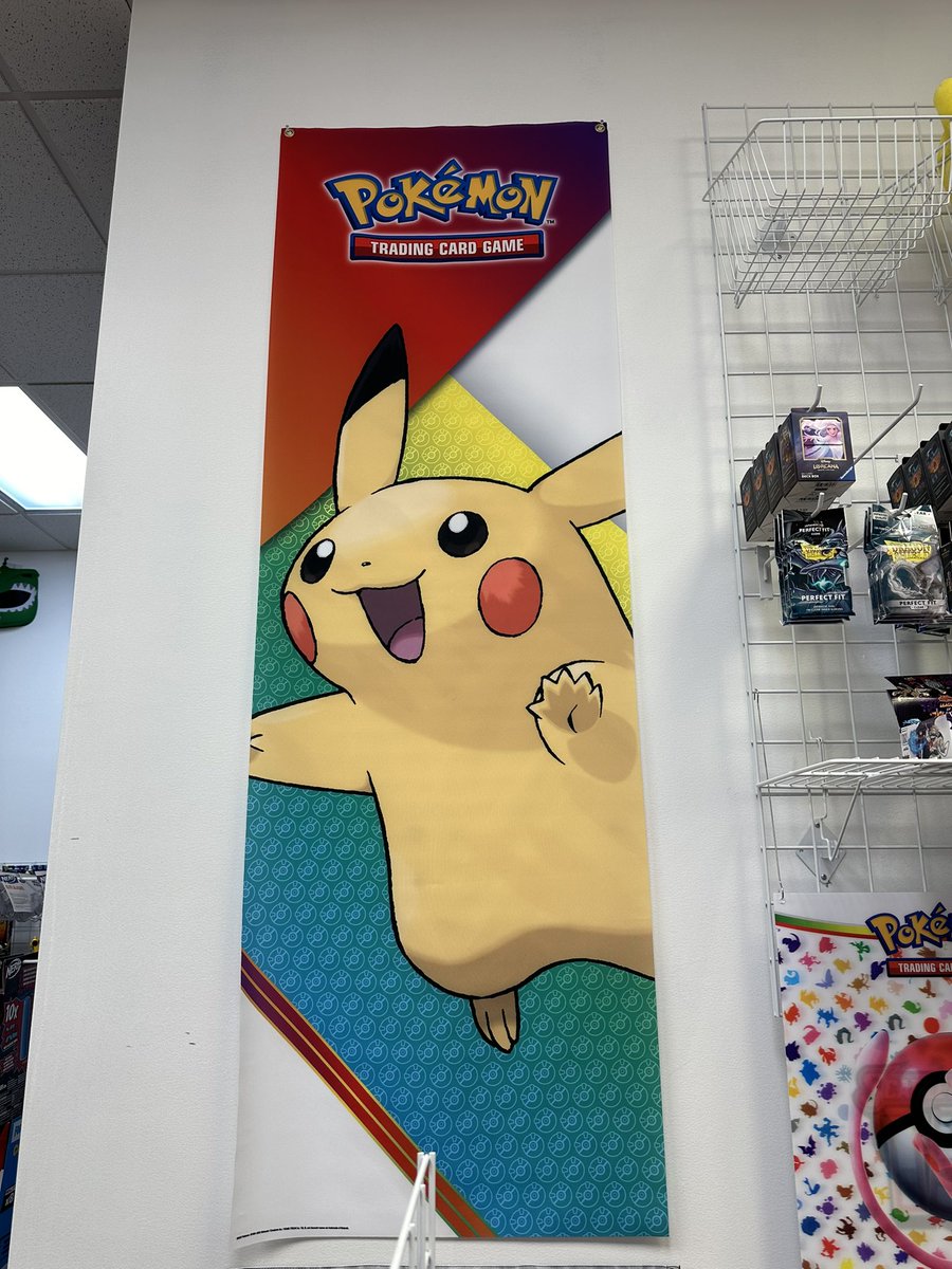 TallGuyGuy's tweet photo. Pokemon community! Our store is going to close so we are going to sell off some items to help pay bills . These are the first 2 items available! Let me know if you are interested. @PokemonTCGDrops @CharmanderHelps https://t.co/GYXzOaVZay