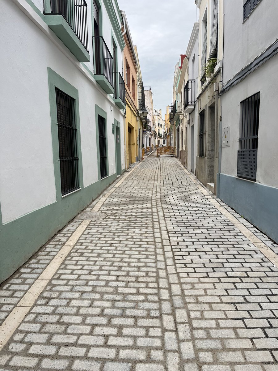 RubenGaleaGil's tweet photo. Bravo Murillo finalizando en su último tramo y Arco Agüero ya concluida. Parecen otras calles. Y lo son, más accesibles y bonitas. Seguimos 🔛 https://t.co/ZXhSG73BZs