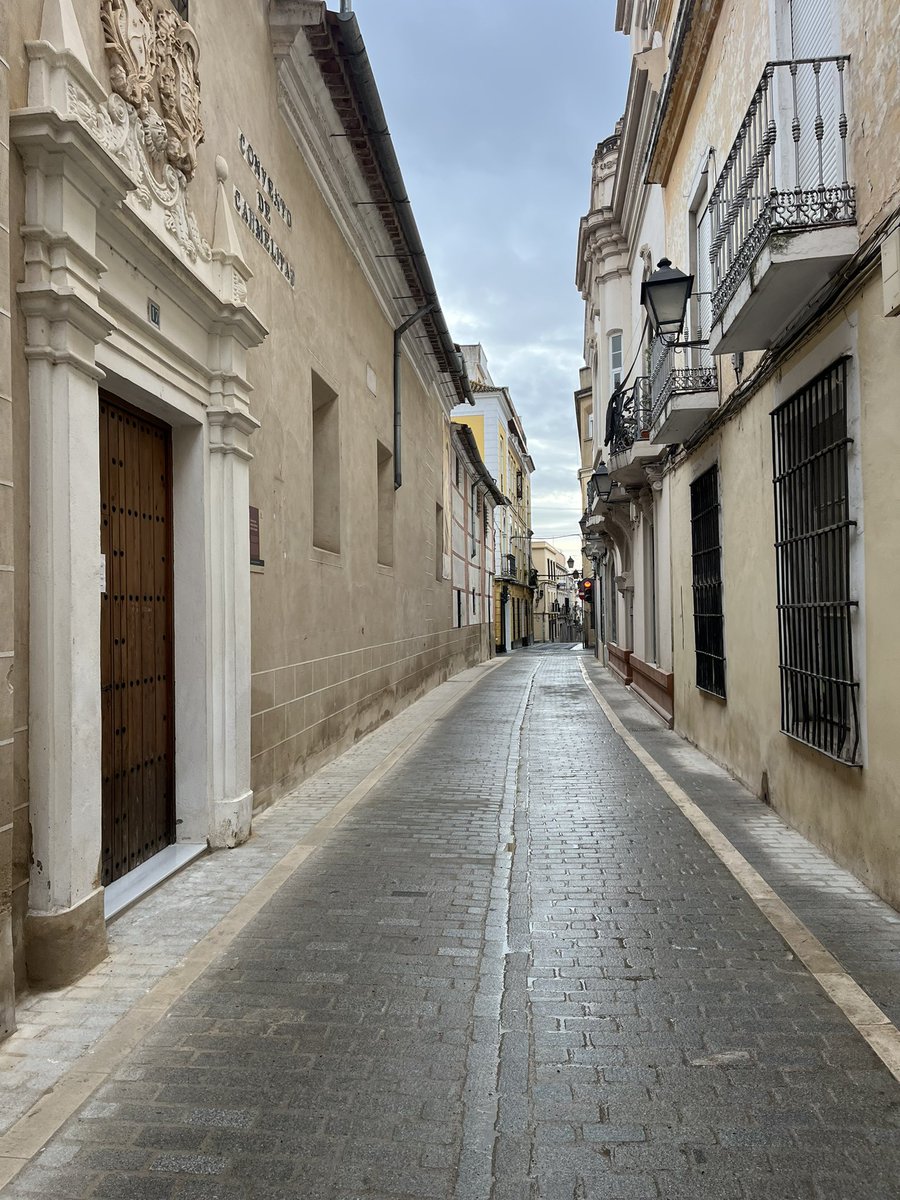 RubenGaleaGil's tweet photo. Bravo Murillo finalizando en su último tramo y Arco Agüero ya concluida. Parecen otras calles. Y lo son, más accesibles y bonitas. Seguimos 🔛 https://t.co/ZXhSG73BZs
