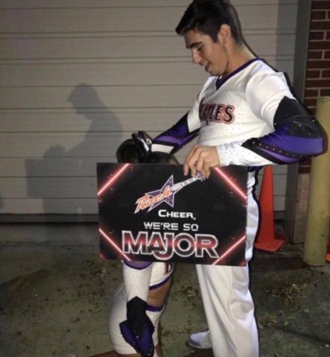 cheertea4l's tweet photo. my favorite photo in the history of the world https://t.co/V1VXdcGCh1